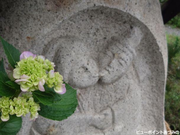 接吻道祖神と紫陽花